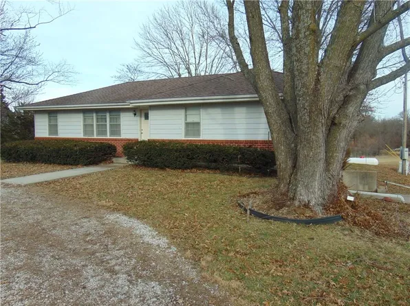 30319 S State Route Dd, Harrisonville, MO 64701