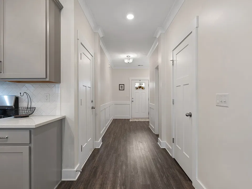 100 Grey Oak Trl