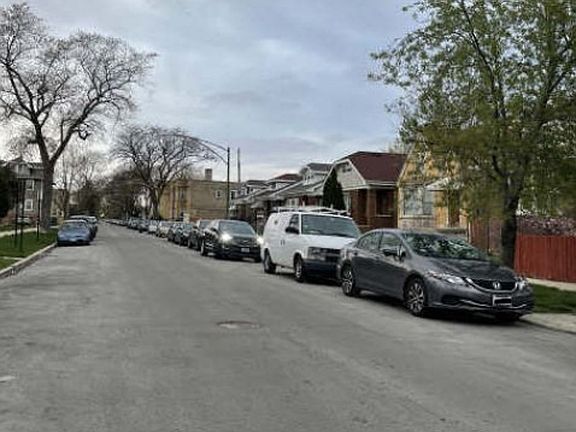 4th image of 4930 W Newport Ave