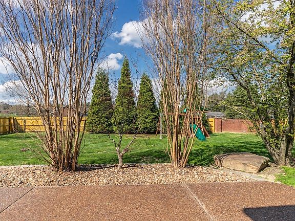 5th image of 3223 Keystone Hills Dr