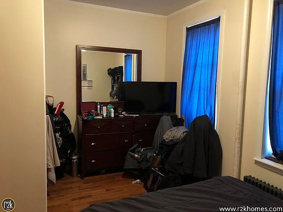 5th image of 3117 36th St APT 1F