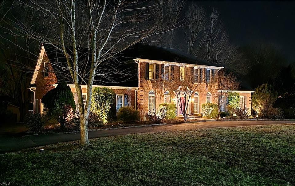 1st image of 1018 Riverbend Dr