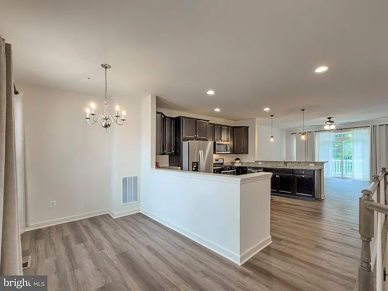 306 Buckeye Cir — Photo 16