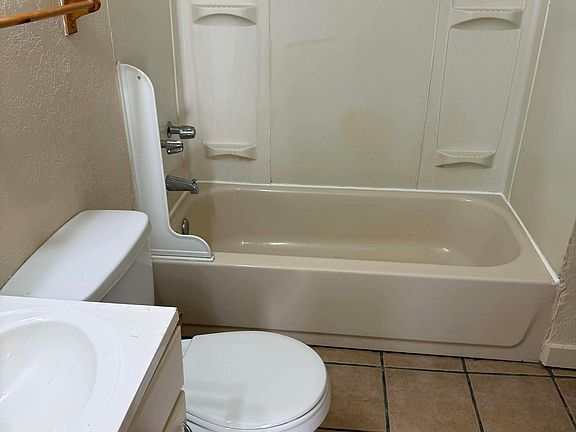 2nd image of 3008 E 32nd St