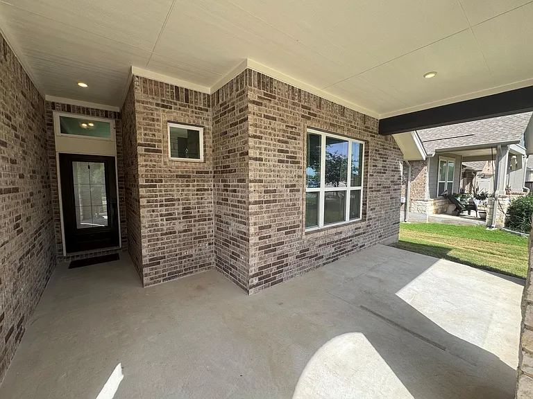 1136 Olympic Ln — Photo 3