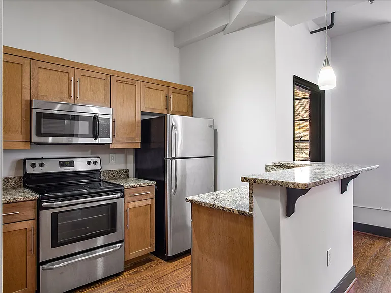 306 E Grace St #204 — Photo 20