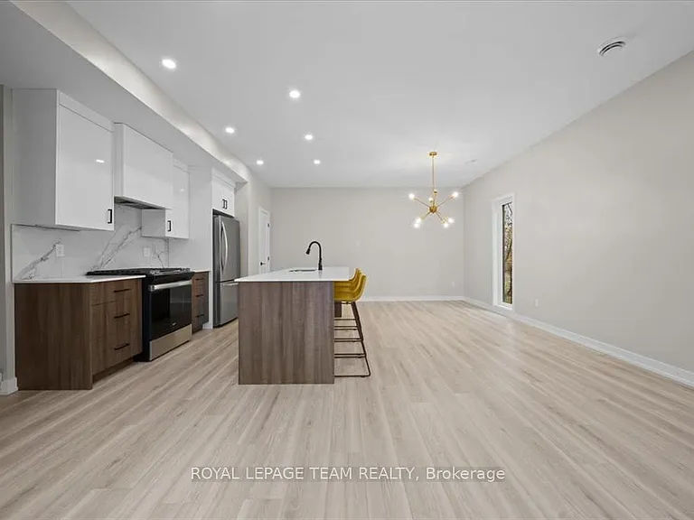 304 Lanark Ave #D — Photo 5