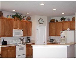 4th image of 3230 Banyan Hill Ln