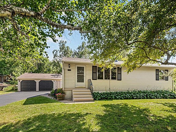 4th image of 736 Lasso Ln