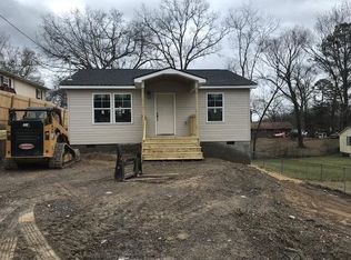15 Magnolia St, Rossville, GA 30741