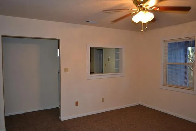 1010 Pineland Ave — Photo 4