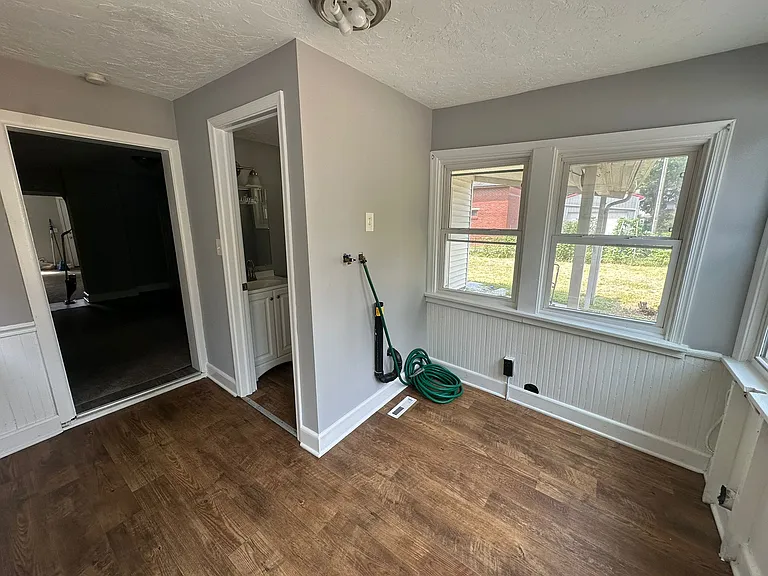 21 Girard Ave — Photo 5