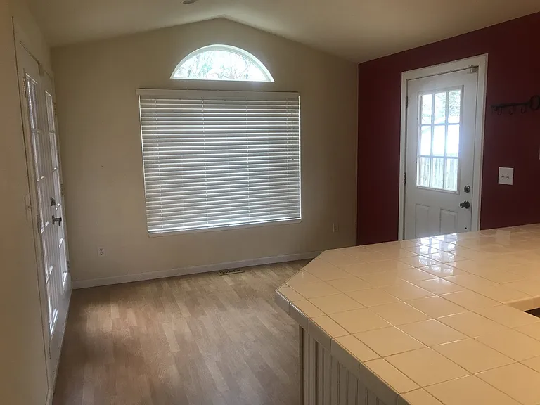 20968 Travis Ln — Photo 7