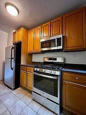 3rd image of 605 W 170th St APT 2E