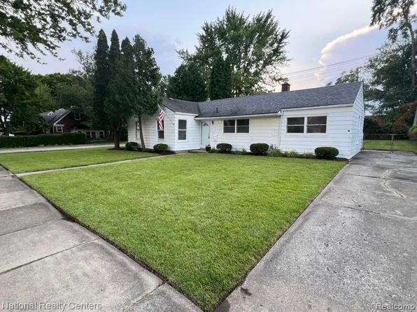 2011 Ellwood Ave, Berkley, MI 48072