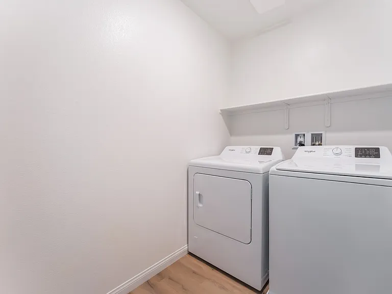 6217 Seastrand St — Photo 39