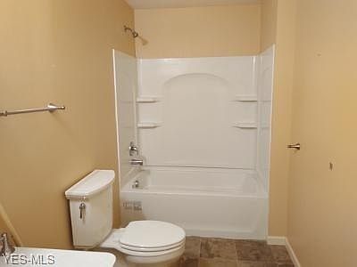5th image of 343 Warden Ave
