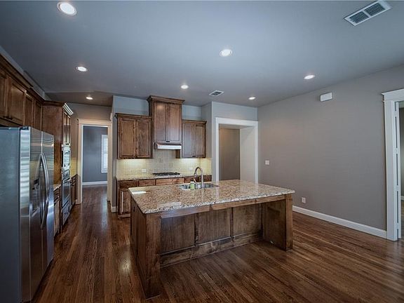 5th image of 2417 Wiregrass Dr