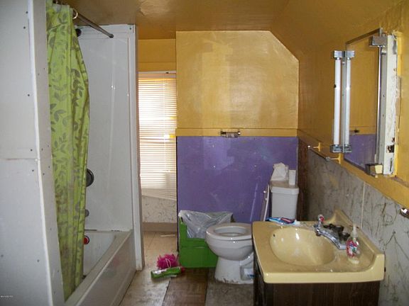 4th image of 717 Martin Luther King Jr St SE