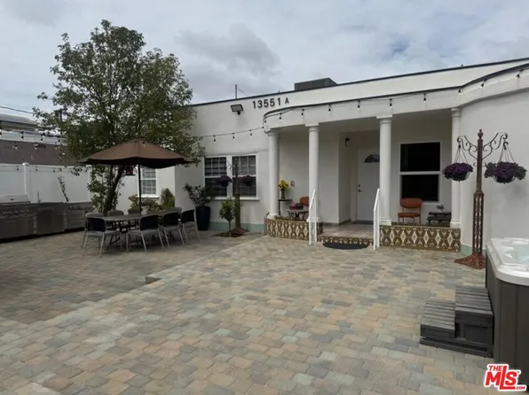13551 Hart St, Van Nuys, CA 91405