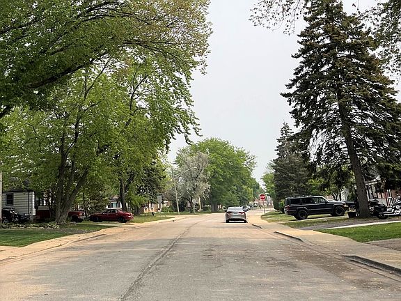 5th image of 2730 Westbrook Dr