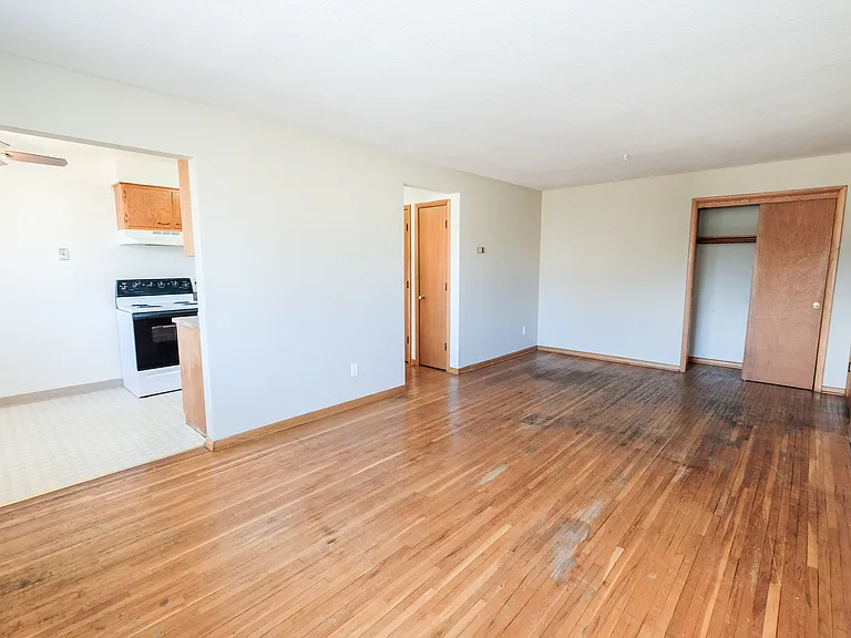 Randolph Apartments — Photo 38