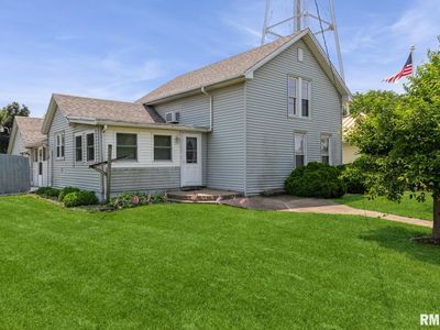 321 3rd Ave, Low Moor, IA, 52757