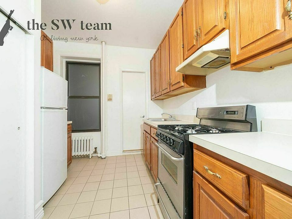 2nd image of 211 W 80th St #1AA
