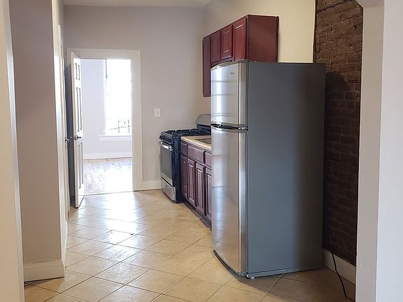 3rd image of 851 Dekalb Ave APT 3R