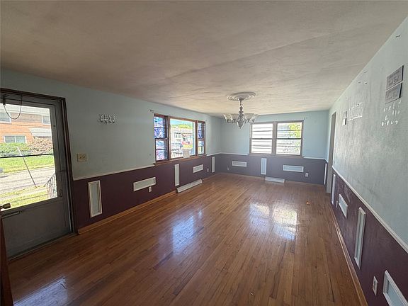 2nd image of 42 High St