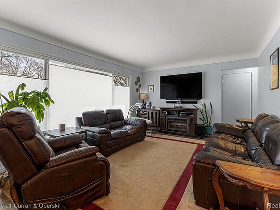 4th image of 9329 Merriman Rd