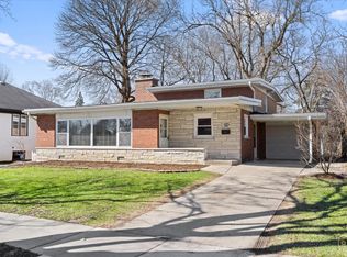 114 N Salem Ave, Arlington Heights, IL
