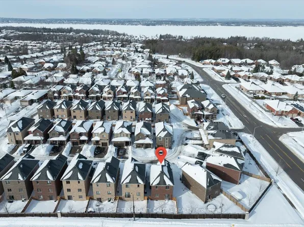 11 Bedford Estates Cres, Barrie, ON L4N 9K5