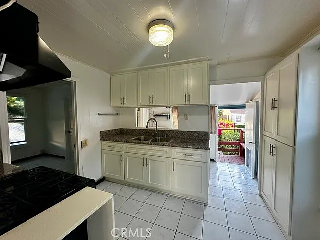 131 N Pacific Coast Hwy — Photo 14