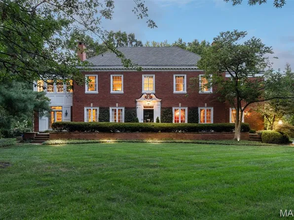 10 Fair Oaks Dr, Saint Louis, MO 63124