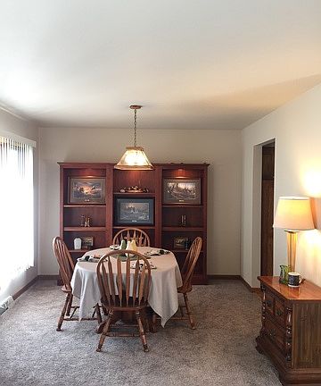 5th image of 17363 Oriole Ave