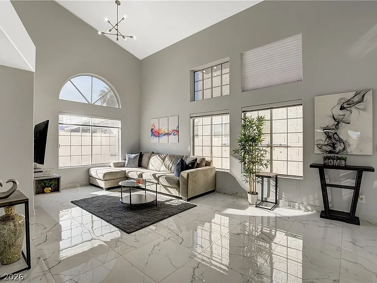 7301 Casa Solar Ct — Photo 4