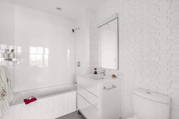 Rented by Sotheby's International Realty | media 26