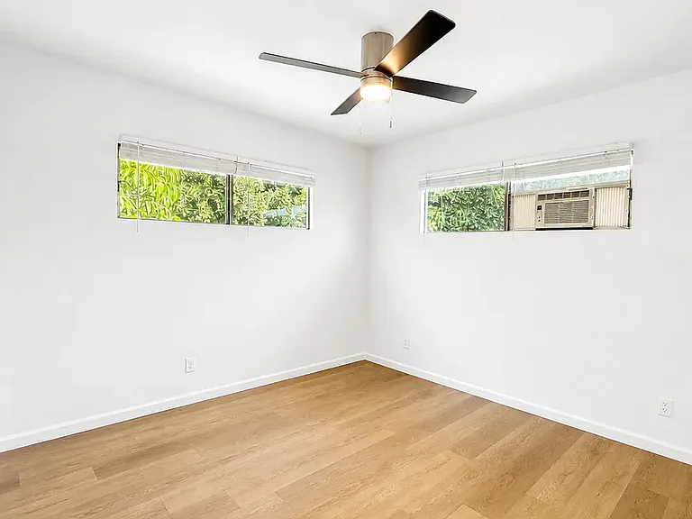 1845 Canyon Dr #11 — Photo 6