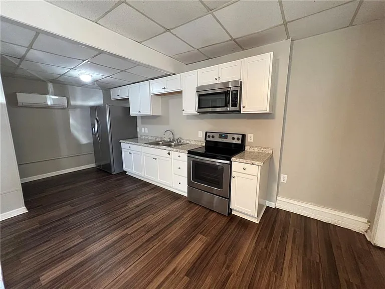 300 Forrest Ave #E — Photo 2
