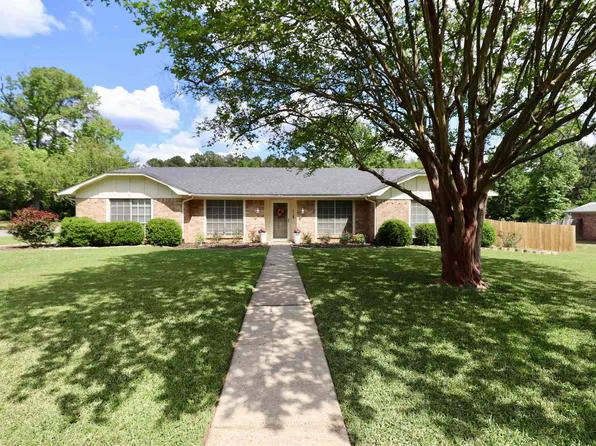 500 Pinewood Dr, Marshall, TX 75672