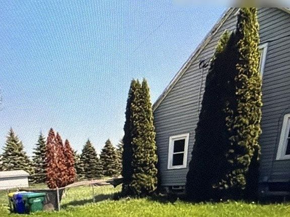 2nd image of 7453 Lincoln Ave