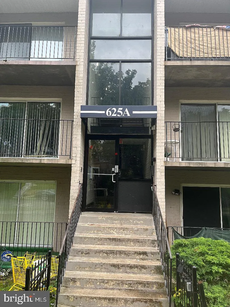 625A Chesapeake St SE Unit 12 photo 1