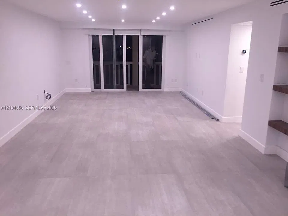 9801 Collins Ave #12Q