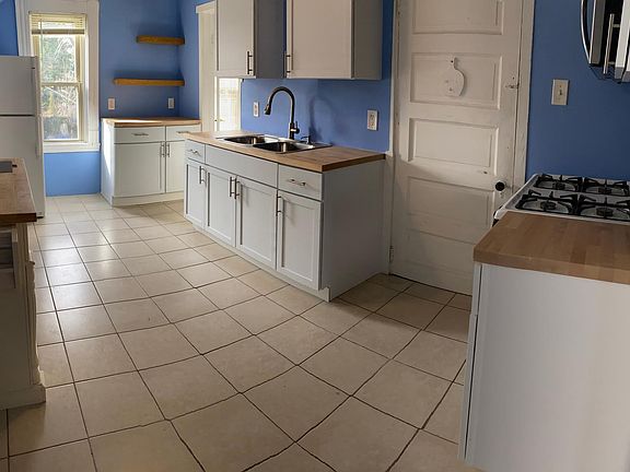 2nd image of 3817 John Ave #B