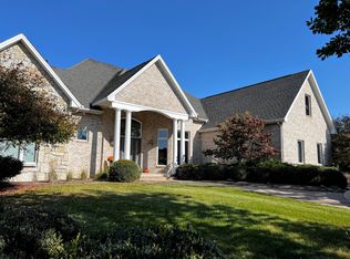 4 Strawberry Rd, Bloomington, IL 61704