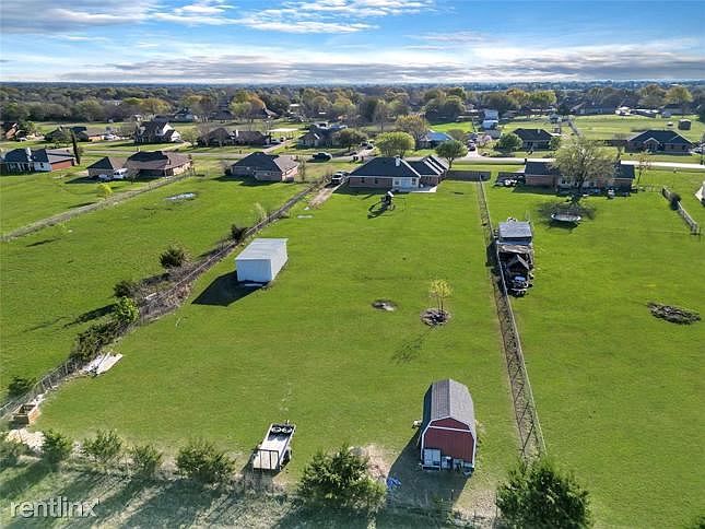 2nd image of 235R Ridge Oak Dr