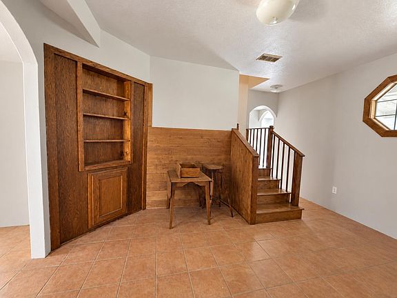 5th image of 137 Adams Way