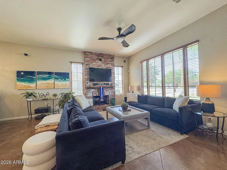 325 W Campbell Ave — Photo 17