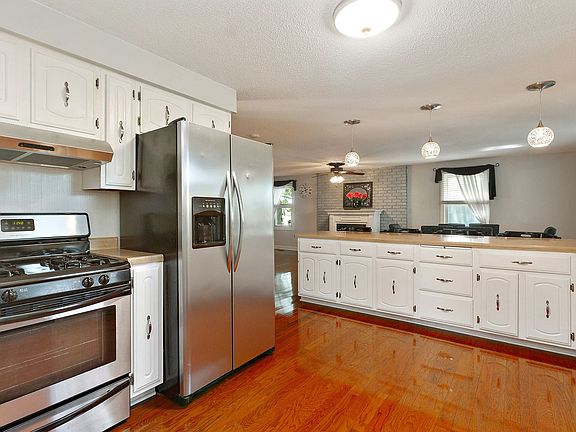 5th image of 685 Heritage Dr